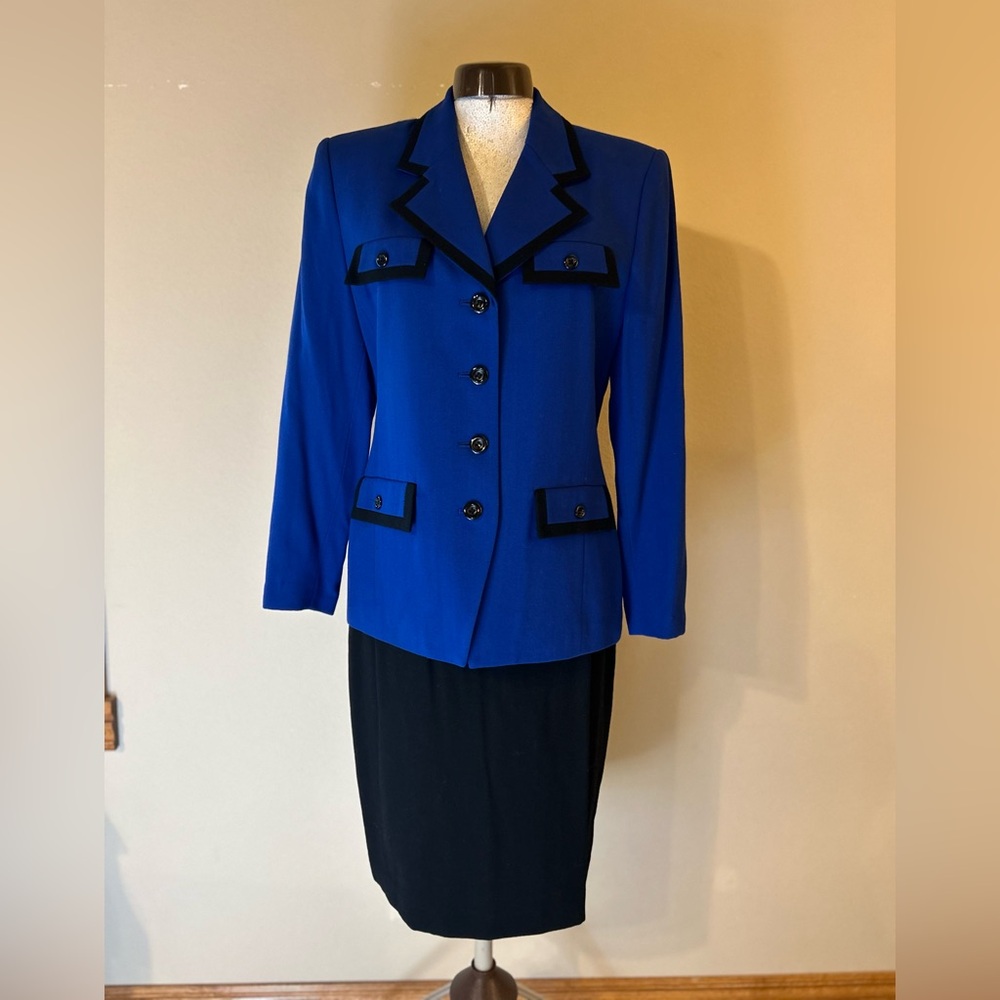 Petite women’s suit